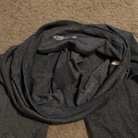 Old navy active leggings - Picture 3 of 3